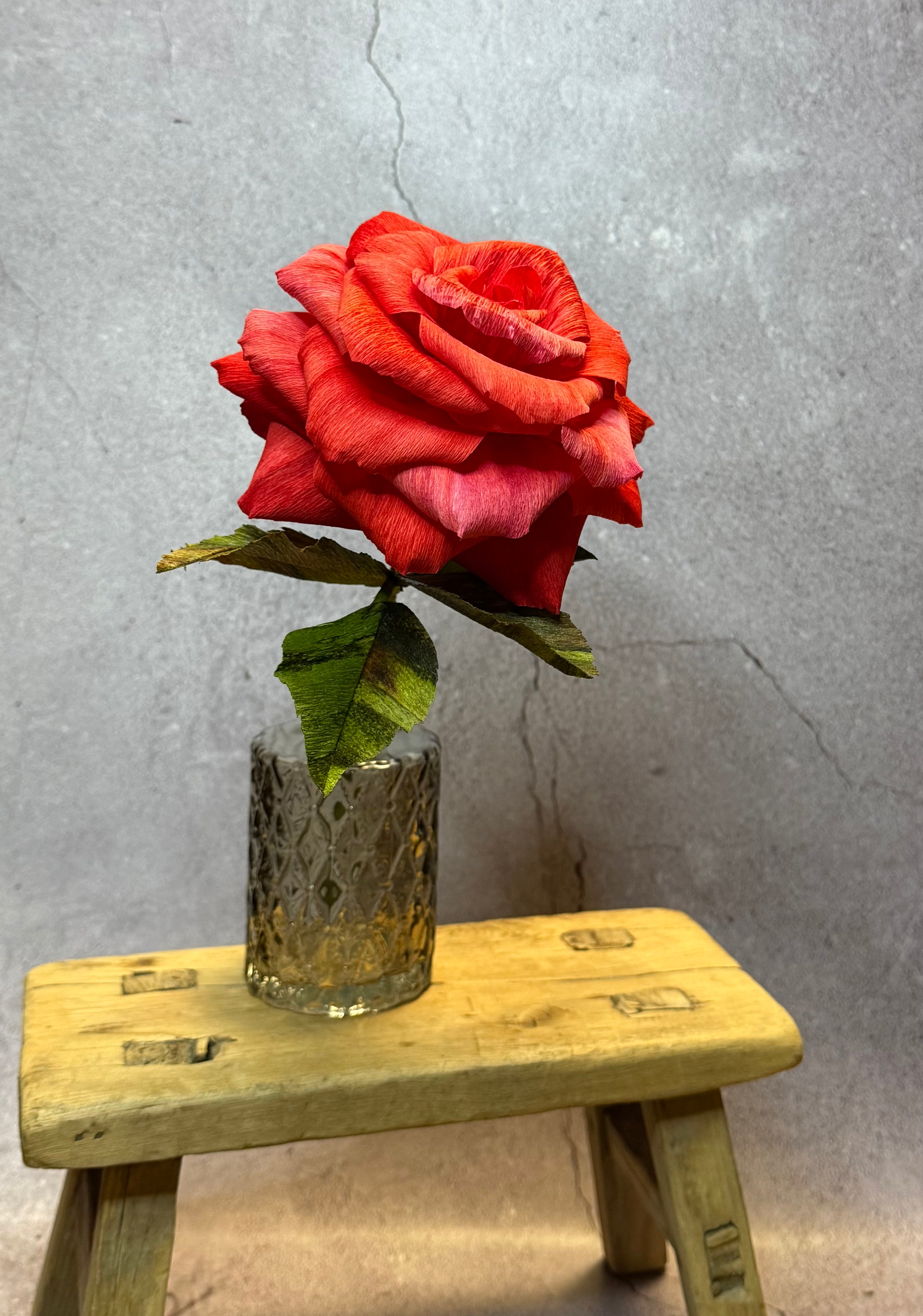 Short Stem Rose in Vase